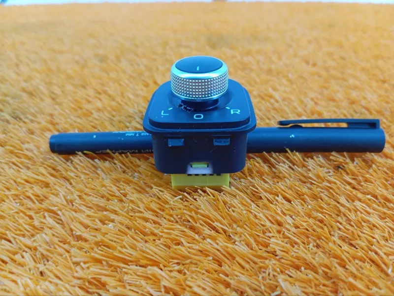 Блок управления зеркалами