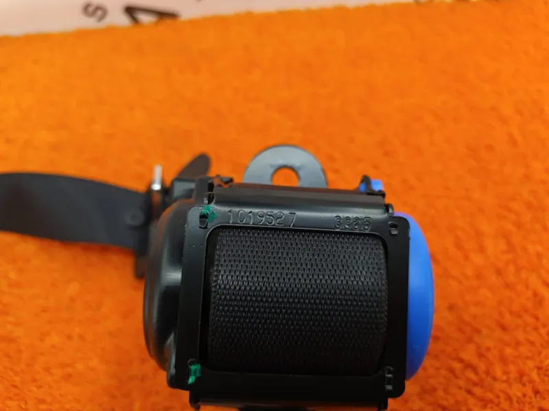 Ремень безопасности