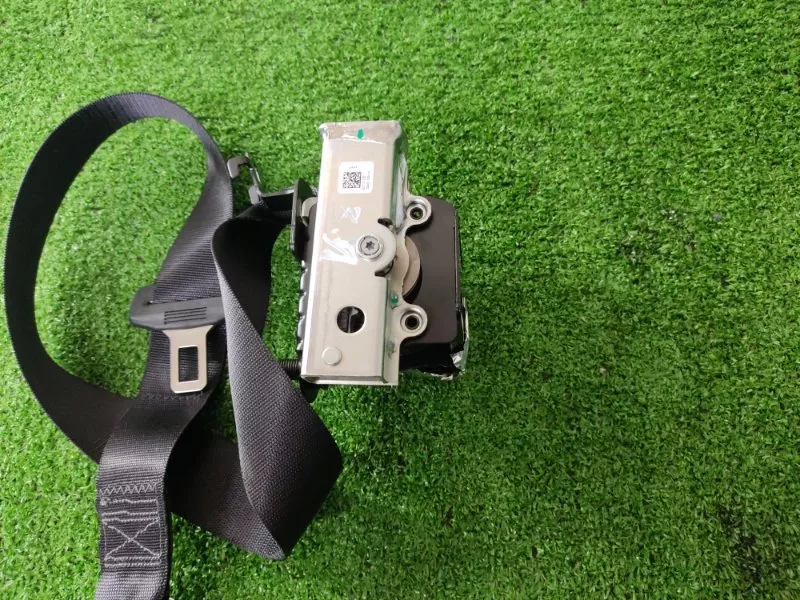 Ремень безопасности