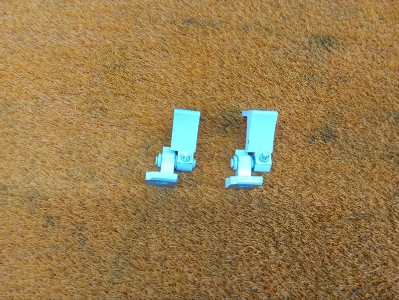 Петля двери