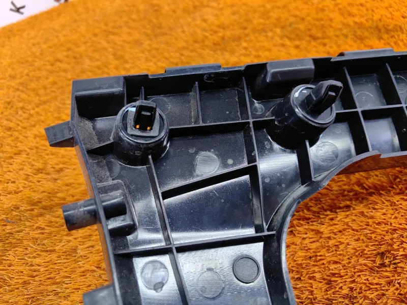 Кронштейн заднего бампера