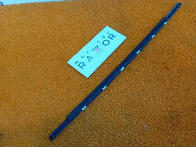 Молдинг стекла