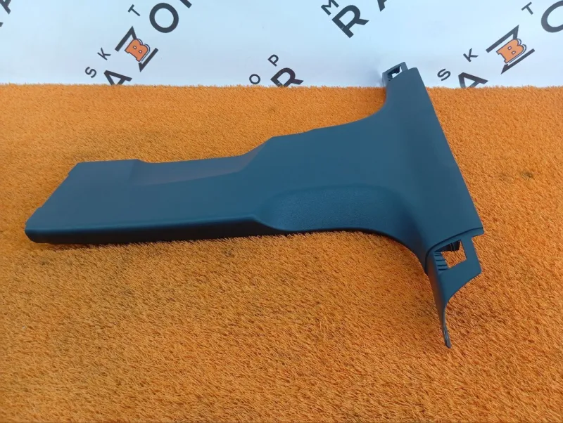 Обшивка центральной стойки