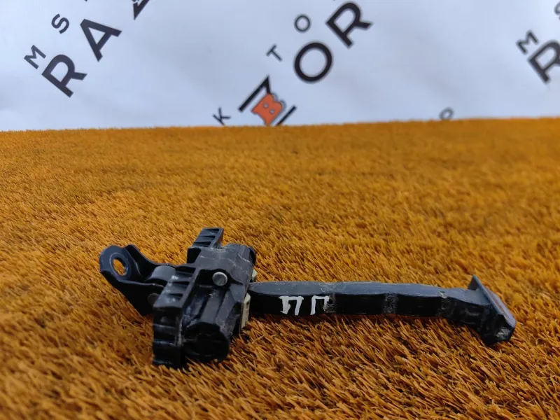 Ограничитель двери