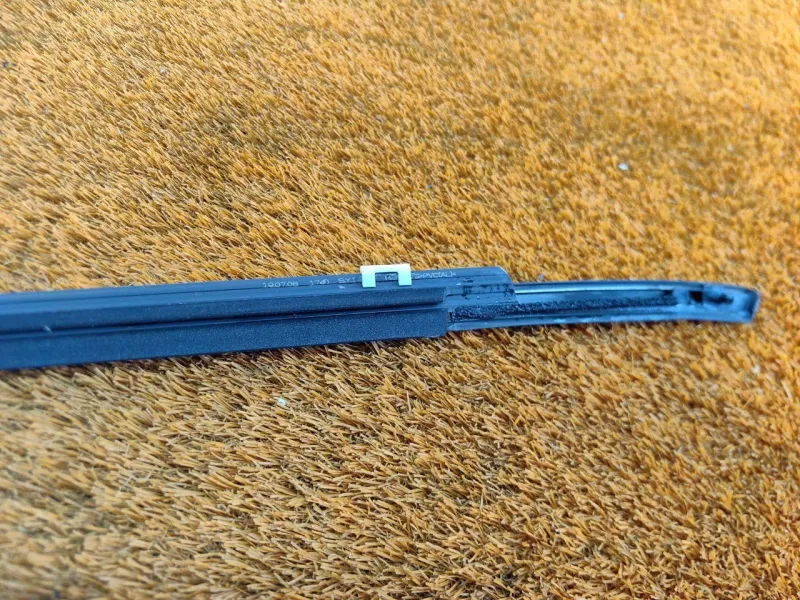 Молдинг стекла