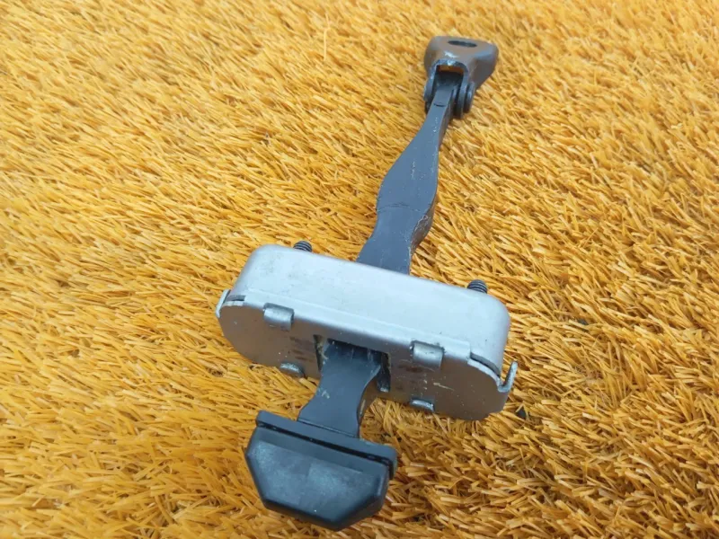 Ограничитель двери