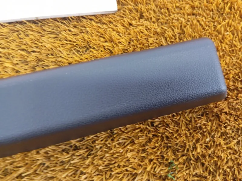 Накладка крышки багажника