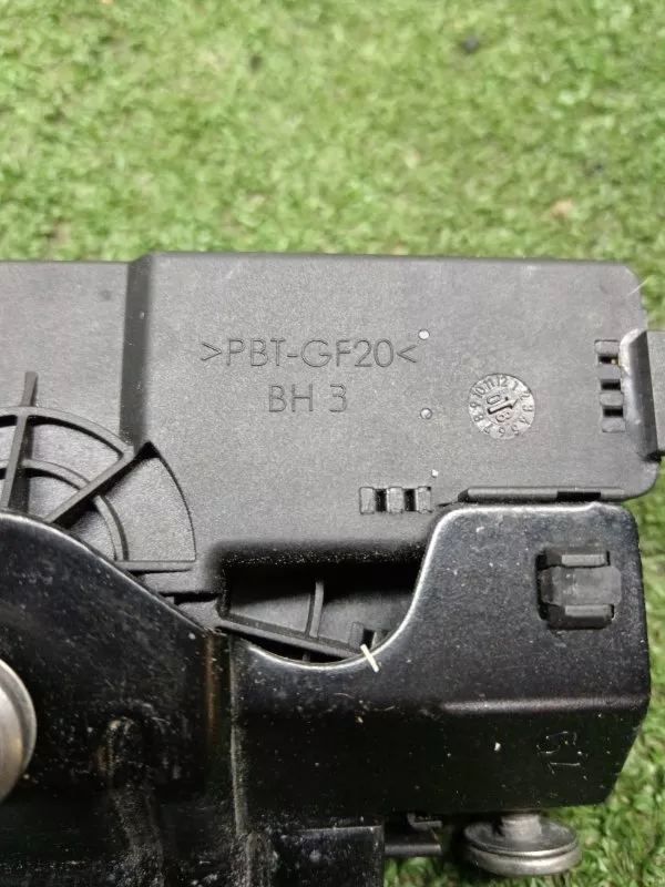 Замок багажника