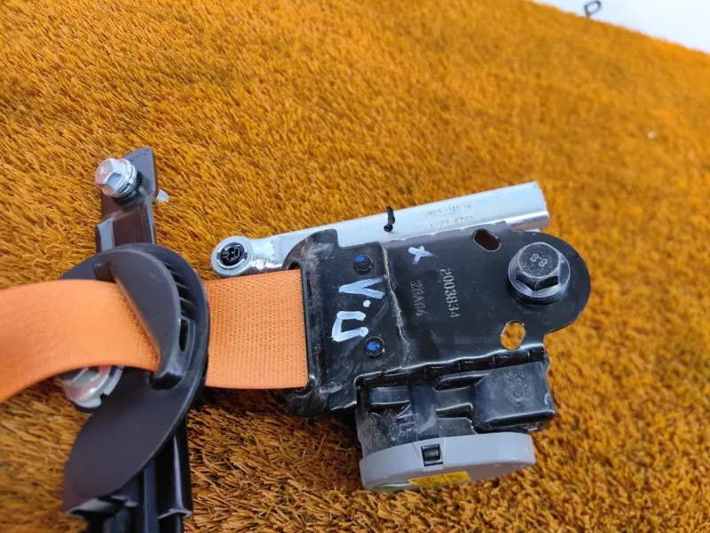 Ремень безопасности