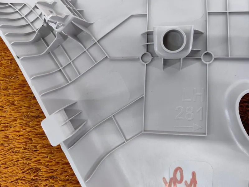 Накладка на стойку кузова