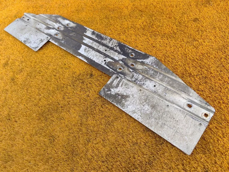 Кронштейн кузова