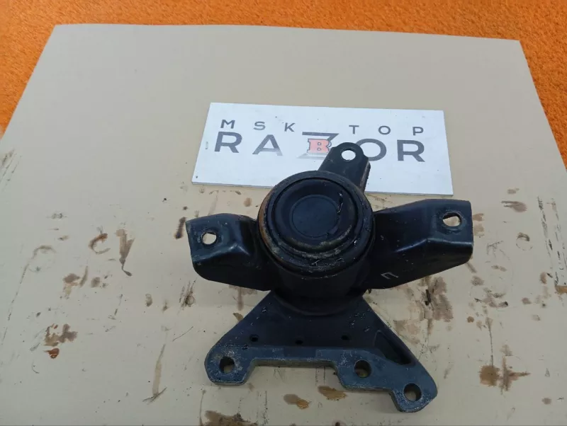 Подушка двигателя