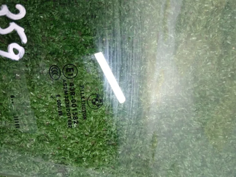 Стекло двери BMW 1-Series 2007 51337067791 E87, переднее левое