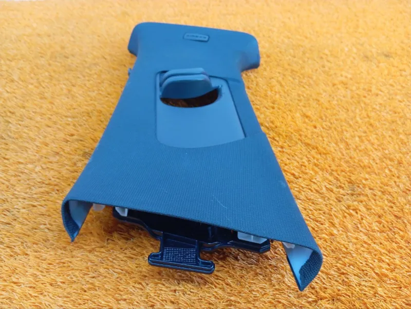 Обшивка центральной стойки