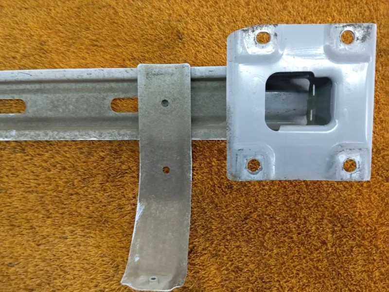 Усилитель бампера