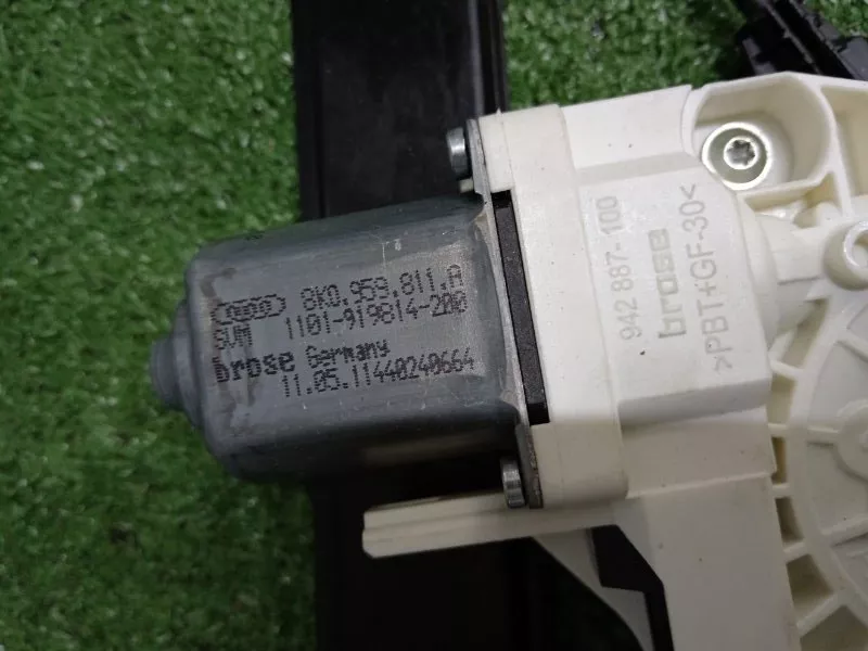 Стеклоподъемник Audi A6 2011 4G0839461 C7, задний левый