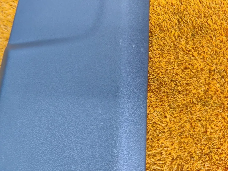 Обшивка центральной стойки