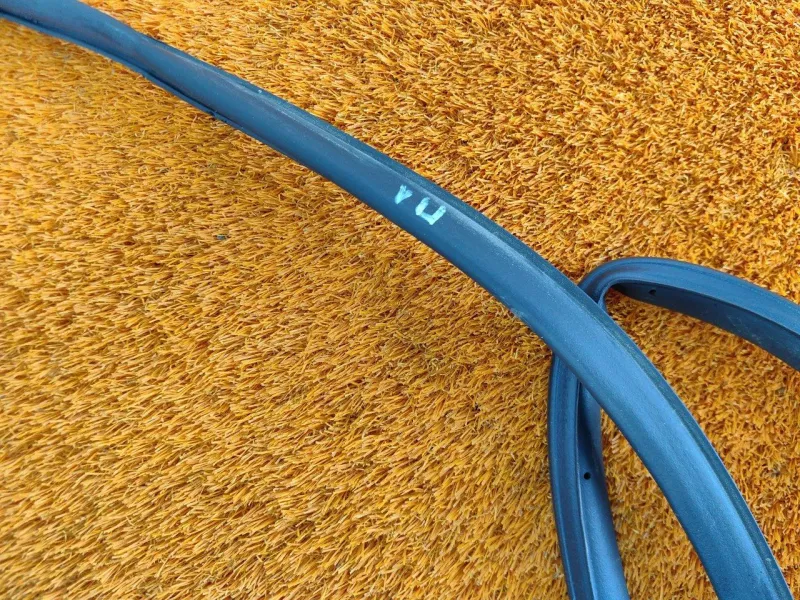 Уплотнитель двери