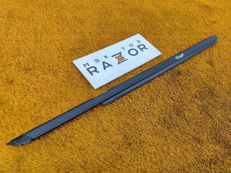 Уплотнитель стекла двери