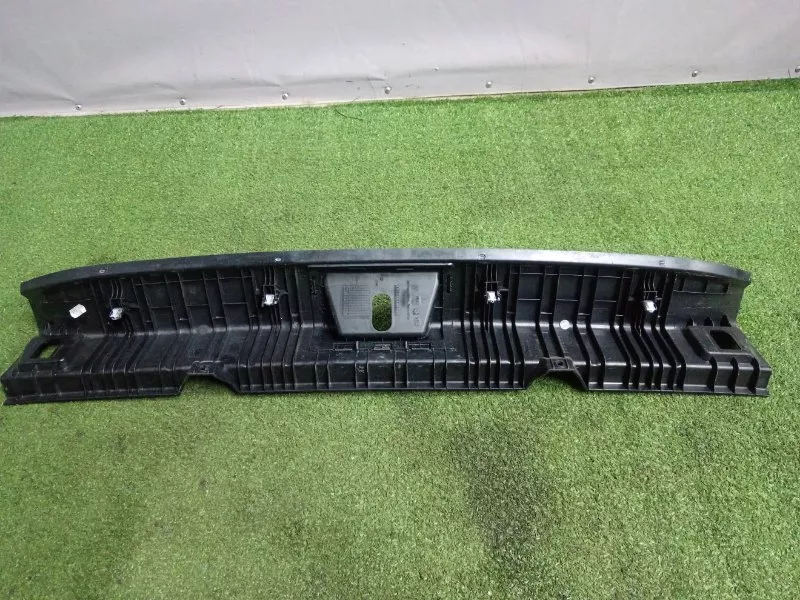 Накладка замка багажника