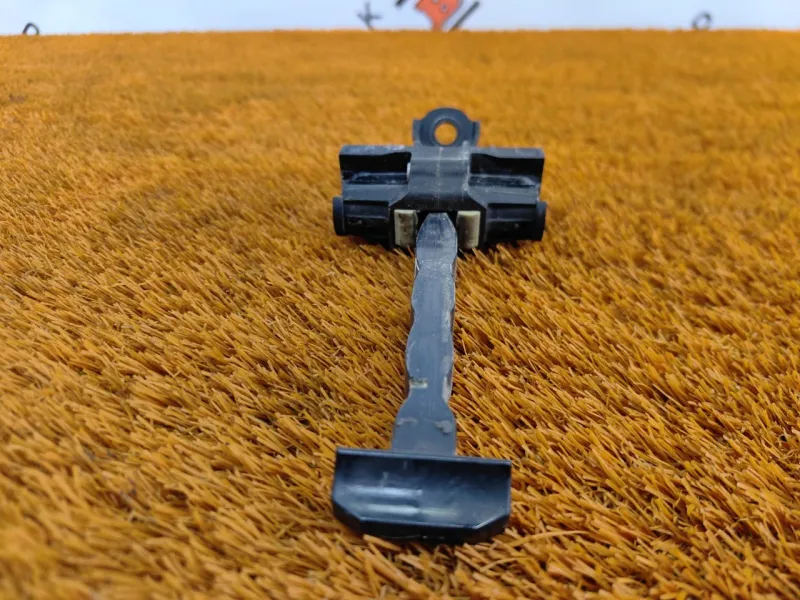 Ограничитель двери