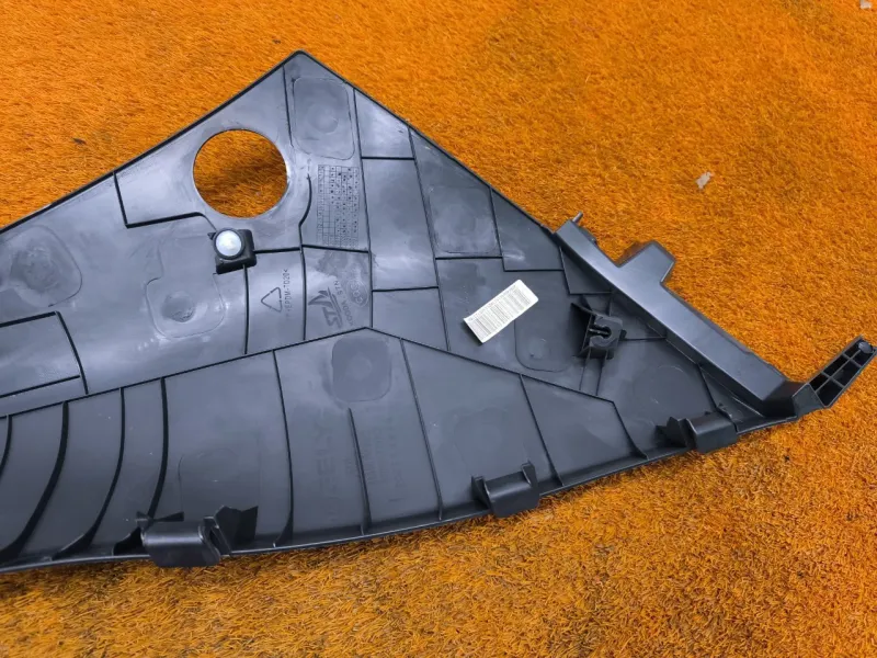 Накладка на стойку кузова