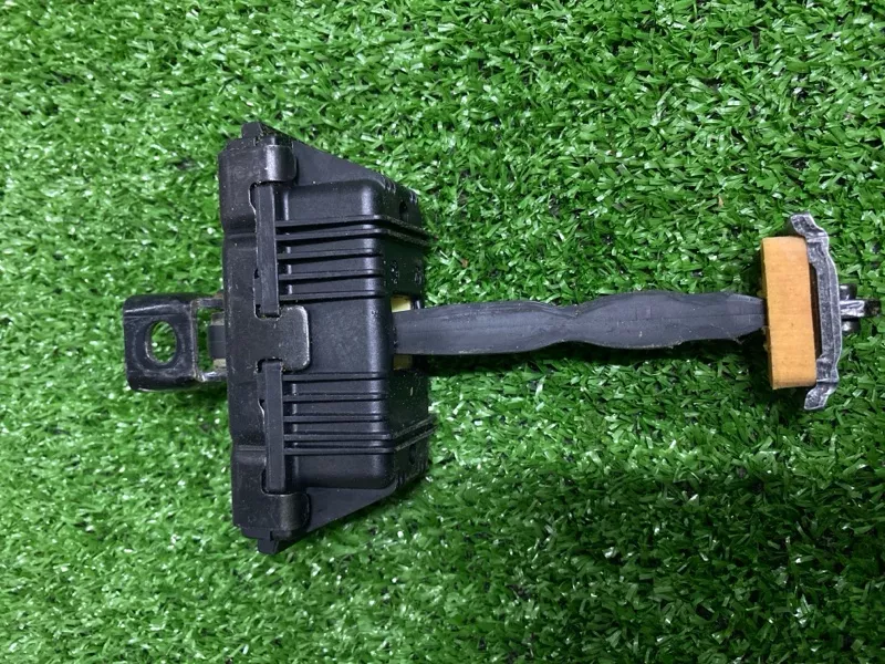 Ограничитель двери