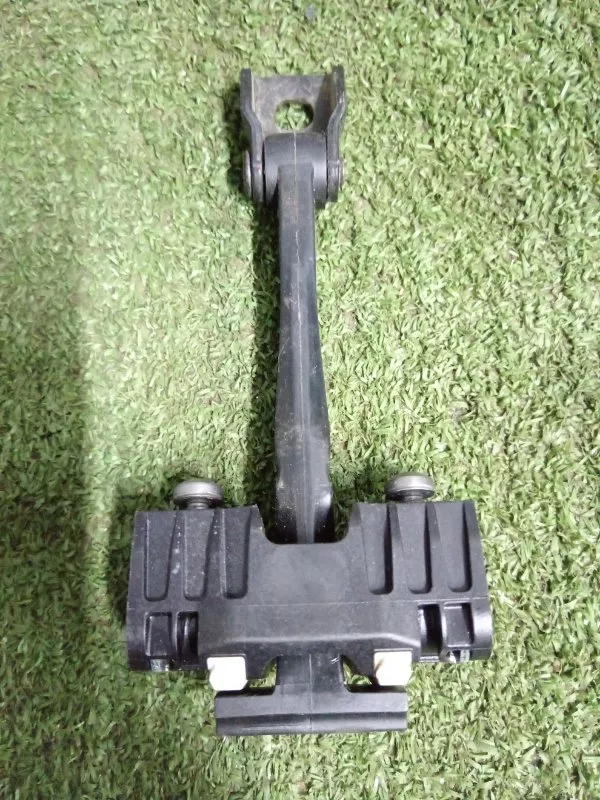 Ограничитель двери BMW 1-Series 2008 51217176809 E87, передний левый