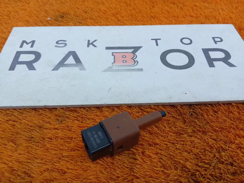 Датчик педали тормоза