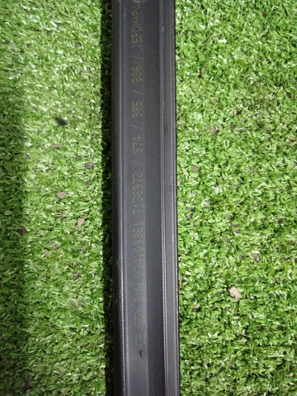 Уплотнитель стекла двери