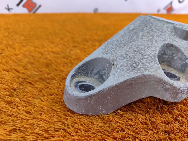 Кронштейн опоры КПП