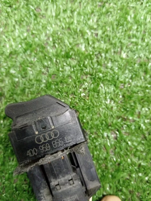 Кнопка стеклоподъемника Audi A4 1999 4D0959855 B5, передняя левая