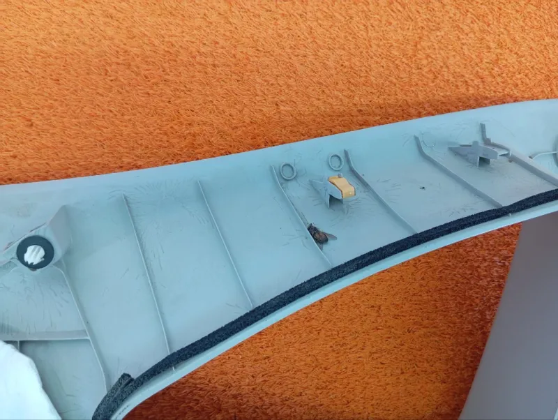 Накладка на стойку кузова