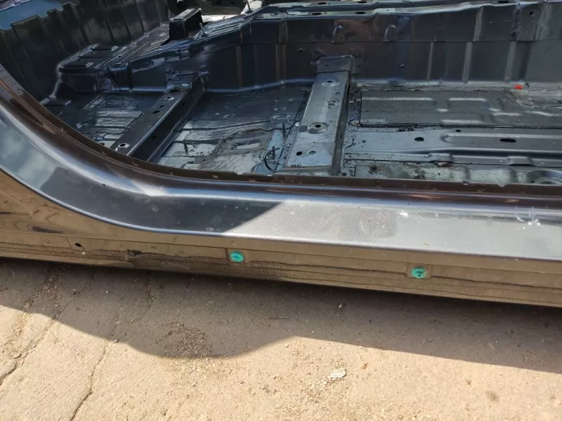 Порог с центральной стойкой