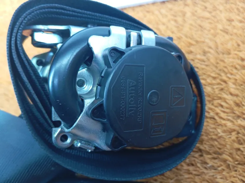 Ремень безопасности