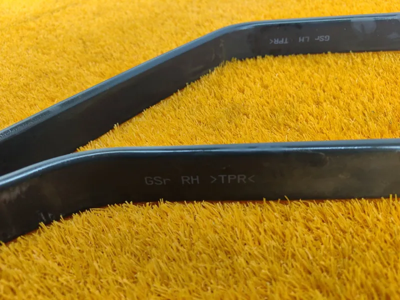 Крепление топливного бака