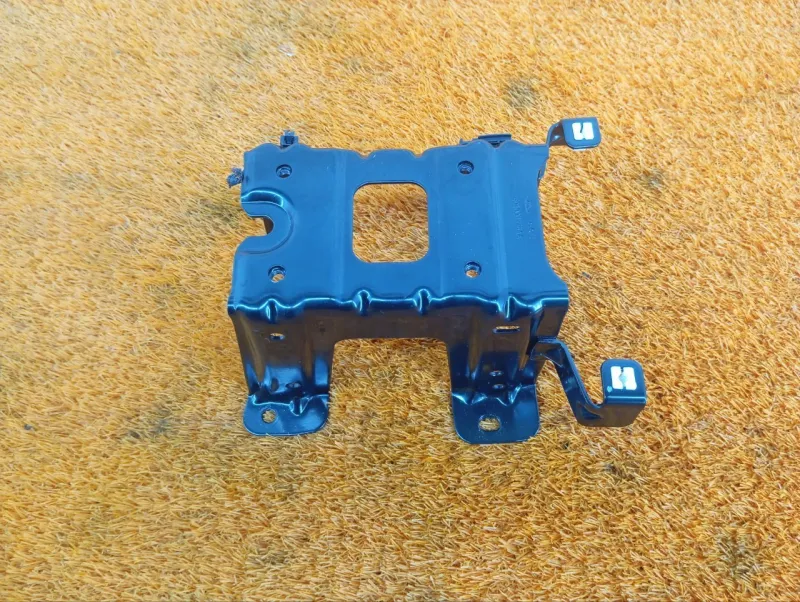 Кронштейн подлокотника