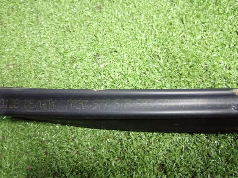 Уплотнитель стекла двери