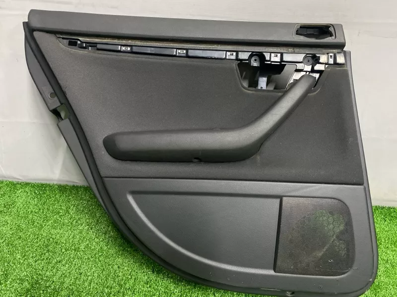 Обшивка двери Audi A4 2006 8E0867305 B7, задняя левая