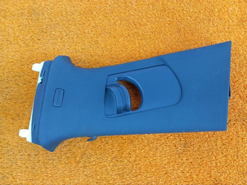 Обшивка центральной стойки