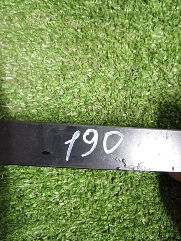 Направляющая стекла двери