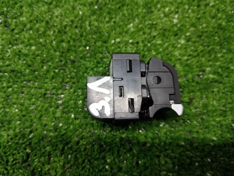 Кнопка стеклоподъемника