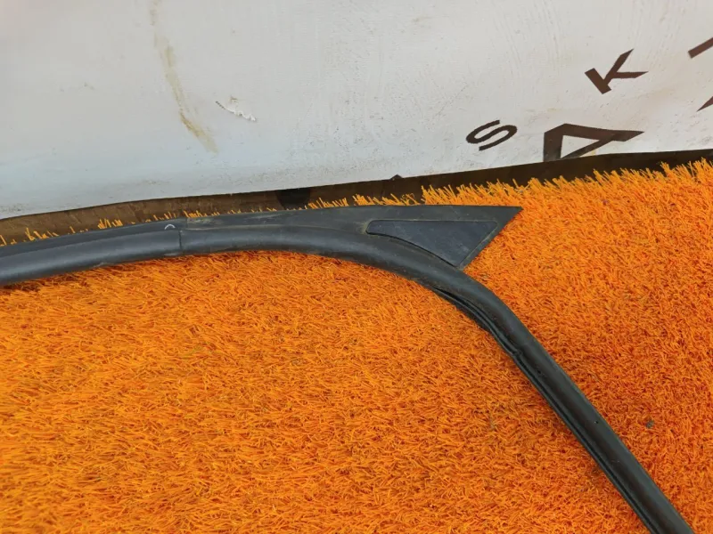 Уплотнитель двери