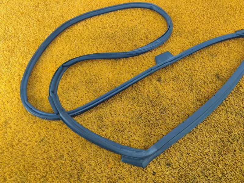 Уплотнитель двери