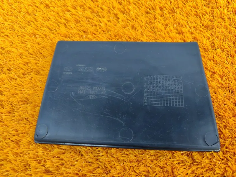 Коврик центральной консоли