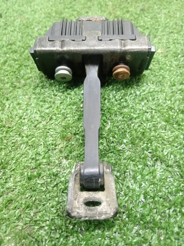 Ограничитель двери