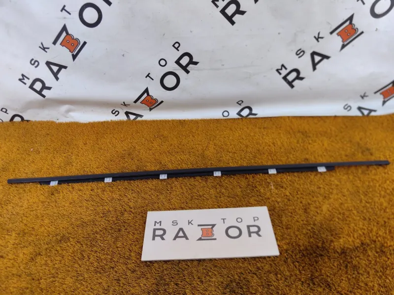 Уплотнитель стекла двери