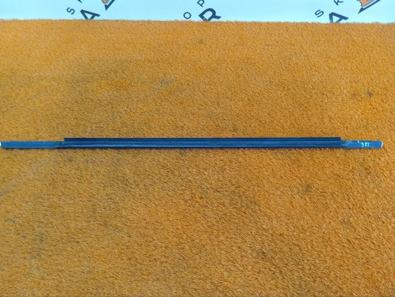 Молдинг стекла