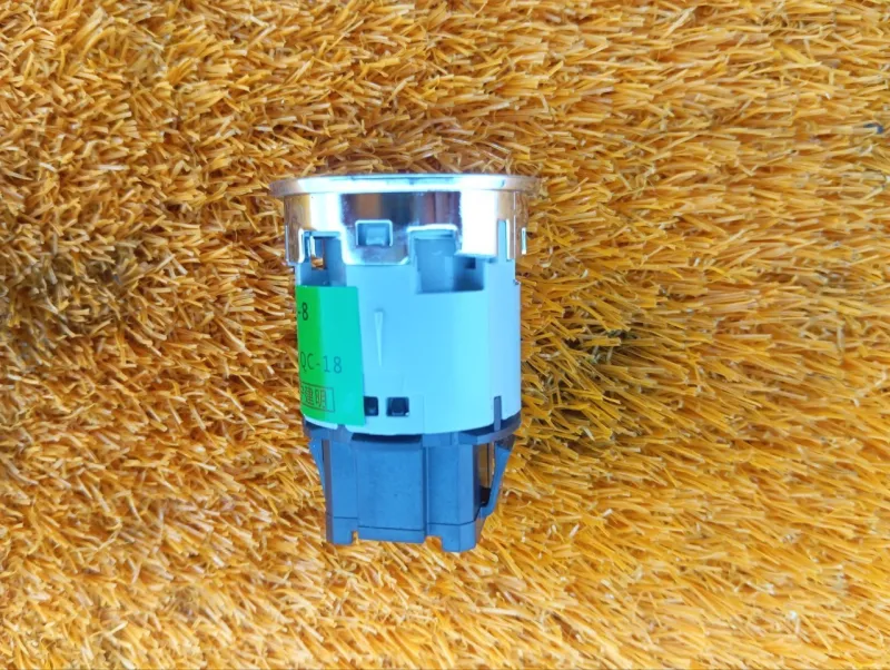 Кнопка запуска двигателя