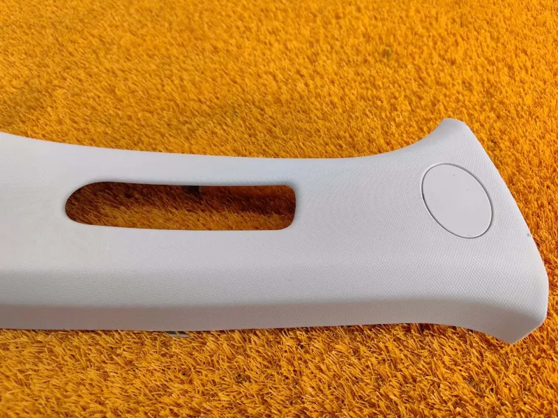 Обшивка центральной стойки